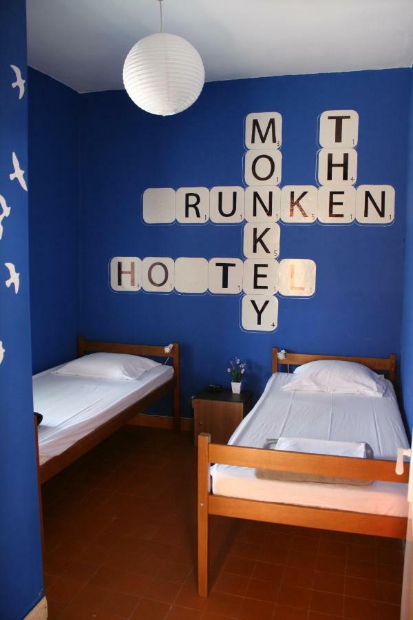 The Mellow Monkey Hostel ซาดาร์ ภายนอก รูปภาพ